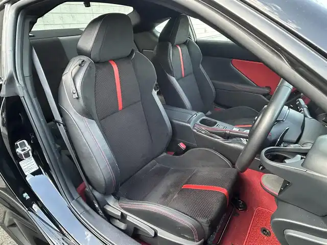 トヨタ ＧＲ８６ RZ 富山県 2023(令5)年 0.6万km クリスタルブラックシリカ ワンオーナー／/純正ナビ／/フルセグＴＶ／/Ｂｌｕｅｔｏｏｔｈ／/ＤＶＤ再生／/バックカメラ／/レーダークルーズコントロール／/シートヒーター／/専用ハーフレザーシート／/ＥＴＣ／/ＬＥＤオートライト／/ＬＥＤフォグライト