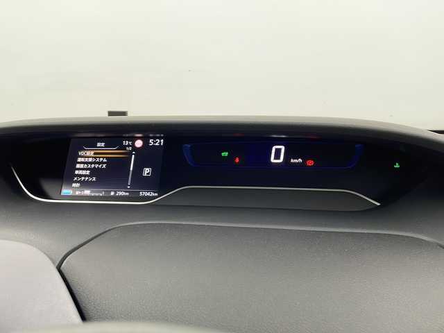 日産 セレナ e－パワー ハイウェイスター V 愛知県 2020(令2)年 5.7万km ダイヤモンドブラック 純正ナビ/フルセグTV・Bluetooth・CD・DVD・Blu-ray/フリップダウンモニター/インテリジェントアラウンドビューモニター/インテリジェントパーキングアシスト(駐車支援)/ETC/前後ドライブレコーダー/両側パワースライドドア/セーフティパック/プロパイロット/インテリジェントエマージェンシーブレーキ/前方衝突予測警報/車線逸脱防止支援システム/車線逸脱警報/後側方衝突防止支援システム/後側方車両検知警報/ふらつき警報/リヤクロストラフィックアラート/踏み間違い衝突防止アシスト/標識認識/車両接近通報/フロント・バックソナー/アイドリングストップ/横滑り防止/ヒルスタートアシスト/LEDヘッドライト/インテリジェントオートライトシステム/アダプティブLEDヘッドライトシステム/フロントフォグランプ/電動格納ミラーウィンカー/プッシュスタート/電子パーキングブレーキ/オートブレーキホールド/革巻きステアリング/純正フロアマット/保証書