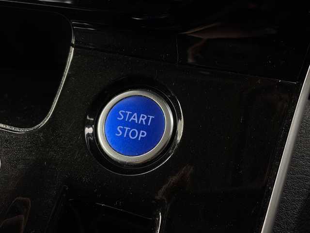 日産 セレナ e－パワー ハイウェイスター V 愛知県 2020(令2)年 5.7万km ダイヤモンドブラック 純正ナビ/フルセグTV・Bluetooth・CD・DVD・Blu-ray/フリップダウンモニター/インテリジェントアラウンドビューモニター/インテリジェントパーキングアシスト(駐車支援)/ETC/前後ドライブレコーダー/両側パワースライドドア/セーフティパック/プロパイロット/インテリジェントエマージェンシーブレーキ/前方衝突予測警報/車線逸脱防止支援システム/車線逸脱警報/後側方衝突防止支援システム/後側方車両検知警報/ふらつき警報/リヤクロストラフィックアラート/踏み間違い衝突防止アシスト/標識認識/車両接近通報/フロント・バックソナー/アイドリングストップ/横滑り防止/ヒルスタートアシスト/LEDヘッドライト/インテリジェントオートライトシステム/アダプティブLEDヘッドライトシステム/フロントフォグランプ/電動格納ミラーウィンカー/プッシュスタート/電子パーキングブレーキ/オートブレーキホールド/革巻きステアリング/純正フロアマット/保証書