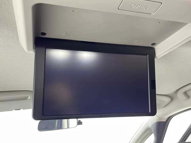 日産 セレナ e－パワー ハイウェイスター V 愛知県 2020(令2)年 5.7万km ダイヤモンドブラック 純正ナビ/フルセグTV・Bluetooth・CD・DVD・Blu-ray/フリップダウンモニター/インテリジェントアラウンドビューモニター/インテリジェントパーキングアシスト(駐車支援)/ETC/前後ドライブレコーダー/両側パワースライドドア/セーフティパック/プロパイロット/インテリジェントエマージェンシーブレーキ/前方衝突予測警報/車線逸脱防止支援システム/車線逸脱警報/後側方衝突防止支援システム/後側方車両検知警報/ふらつき警報/リヤクロストラフィックアラート/踏み間違い衝突防止アシスト/標識認識/車両接近通報/フロント・バックソナー/アイドリングストップ/横滑り防止/ヒルスタートアシスト/LEDヘッドライト/インテリジェントオートライトシステム/アダプティブLEDヘッドライトシステム/フロントフォグランプ/電動格納ミラーウィンカー/プッシュスタート/電子パーキングブレーキ/オートブレーキホールド/革巻きステアリング/純正フロアマット/保証書