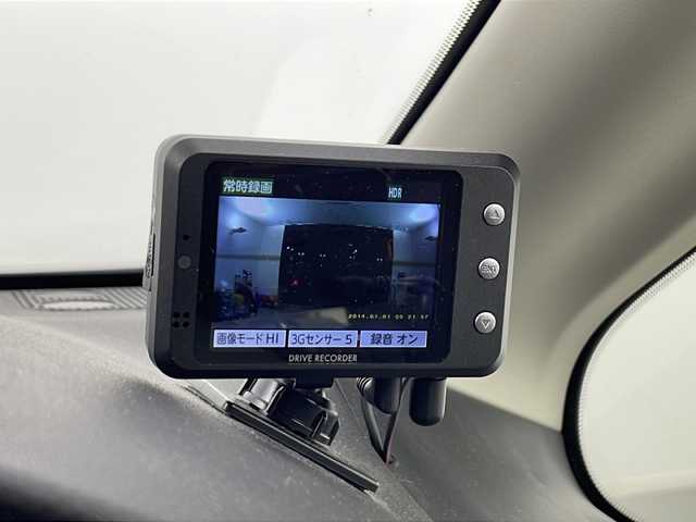 日産 セレナ e－パワー ハイウェイスター V 愛知県 2020(令2)年 5.7万km ダイヤモンドブラック 純正ナビ/フルセグTV・Bluetooth・CD・DVD・Blu-ray/フリップダウンモニター/インテリジェントアラウンドビューモニター/インテリジェントパーキングアシスト(駐車支援)/ETC/前後ドライブレコーダー/両側パワースライドドア/セーフティパック/プロパイロット/インテリジェントエマージェンシーブレーキ/前方衝突予測警報/車線逸脱防止支援システム/車線逸脱警報/後側方衝突防止支援システム/後側方車両検知警報/ふらつき警報/リヤクロストラフィックアラート/踏み間違い衝突防止アシスト/標識認識/車両接近通報/フロント・バックソナー/アイドリングストップ/横滑り防止/ヒルスタートアシスト/LEDヘッドライト/インテリジェントオートライトシステム/アダプティブLEDヘッドライトシステム/フロントフォグランプ/電動格納ミラーウィンカー/プッシュスタート/電子パーキングブレーキ/オートブレーキホールド/革巻きステアリング/純正フロアマット/保証書