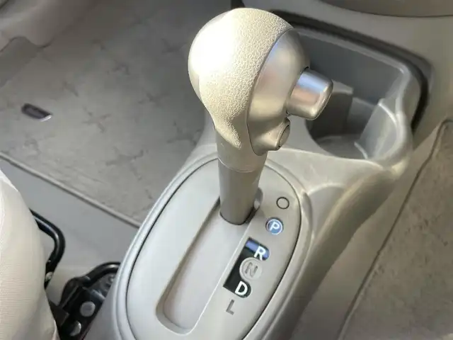 日産 マーチ ボレロ 千葉県 2013(平25)年 6万km ナイトベールパープル 純正SDナビ【MM113D-W】/バックカメラ/インテリジェントキー/ヘッドライトレベライザー/純正14インチアルミホイール/本革巻きステアリング/社外ドライブレコーダー/ETC/オートライト/アイドリングストップ/新車時保証書＆取扱説明書