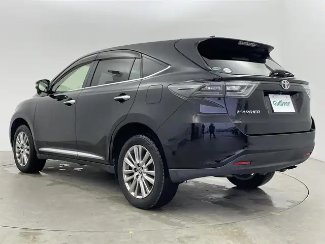 トヨタ ハリアー プレミアム 富山県 2014(平26)年 5.5万km ブラック 社外ナビ（AM/FM/DVD/BT/フルセグ）/バックカメラ/ETC/ハーフレザーシート/衝突被害軽減システム/クルーズコントロール/レーンキープアシスト/横滑り防止装置/アイドリングストップ/純正アルミホイール/純正フロアマット/オートLEDライト/オートマチックハイビーム/フォグライト/ウッドコンビステアリング/スマートキー/スペアキー