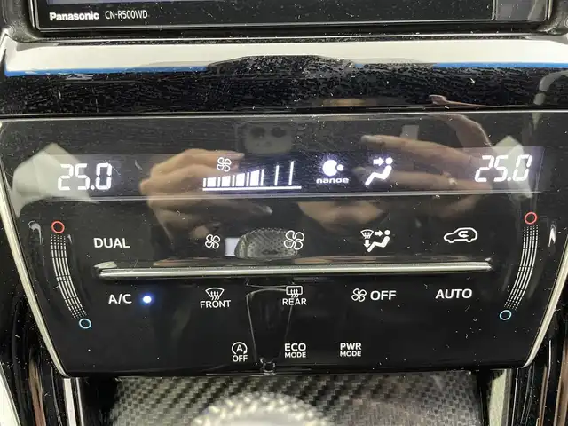 トヨタ ハリアー プレミアム 富山県 2014(平26)年 5.5万km ブラック 社外ナビ（AM/FM/DVD/BT/フルセグ）/バックカメラ/ETC/ハーフレザーシート/衝突被害軽減システム/クルーズコントロール/レーンキープアシスト/横滑り防止装置/アイドリングストップ/純正アルミホイール/純正フロアマット/オートLEDライト/オートマチックハイビーム/フォグライト/ウッドコンビステアリング/スマートキー/スペアキー