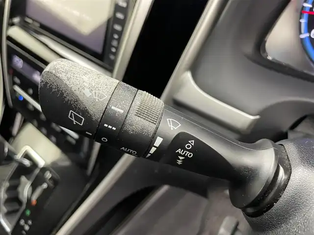 トヨタ ハリアー プレミアム 富山県 2014(平26)年 5.5万km ブラック 社外ナビ（AM/FM/DVD/BT/フルセグ）/バックカメラ/ETC/ハーフレザーシート/衝突被害軽減システム/クルーズコントロール/レーンキープアシスト/横滑り防止装置/アイドリングストップ/純正アルミホイール/純正フロアマット/オートLEDライト/オートマチックハイビーム/フォグライト/ウッドコンビステアリング/スマートキー/スペアキー