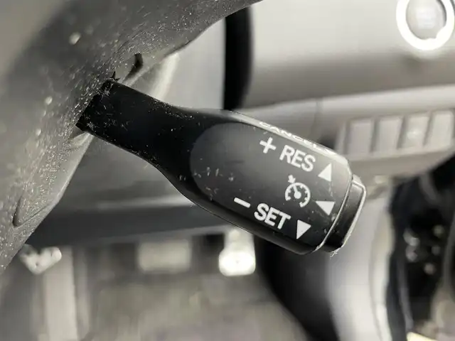 トヨタ ハリアー プレミアム 富山県 2014(平26)年 5.5万km ブラック 社外ナビ（AM/FM/DVD/BT/フルセグ）/バックカメラ/ETC/ハーフレザーシート/衝突被害軽減システム/クルーズコントロール/レーンキープアシスト/横滑り防止装置/アイドリングストップ/純正アルミホイール/純正フロアマット/オートLEDライト/オートマチックハイビーム/フォグライト/ウッドコンビステアリング/スマートキー/スペアキー