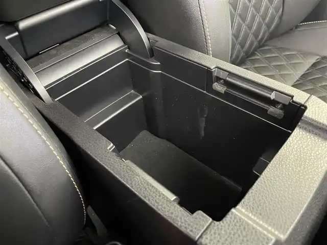 トヨタ ハリアー プレミアム 富山県 2014(平26)年 5.5万km ブラック 社外ナビ（AM/FM/DVD/BT/フルセグ）/バックカメラ/ETC/ハーフレザーシート/衝突被害軽減システム/クルーズコントロール/レーンキープアシスト/横滑り防止装置/アイドリングストップ/純正アルミホイール/純正フロアマット/オートLEDライト/オートマチックハイビーム/フォグライト/ウッドコンビステアリング/スマートキー/スペアキー