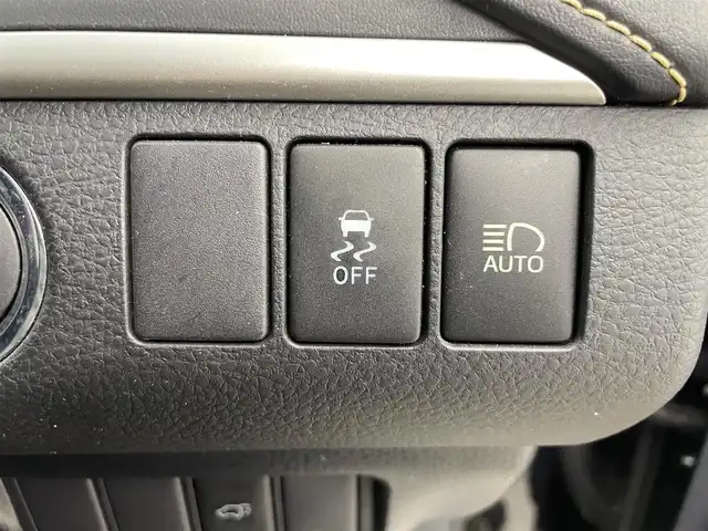 トヨタ ハリアー プレミアム 富山県 2014(平26)年 5.5万km ブラック 社外ナビ（AM/FM/DVD/BT/フルセグ）/バックカメラ/ETC/ハーフレザーシート/衝突被害軽減システム/クルーズコントロール/レーンキープアシスト/横滑り防止装置/アイドリングストップ/純正アルミホイール/純正フロアマット/オートLEDライト/オートマチックハイビーム/フォグライト/ウッドコンビステアリング/スマートキー/スペアキー