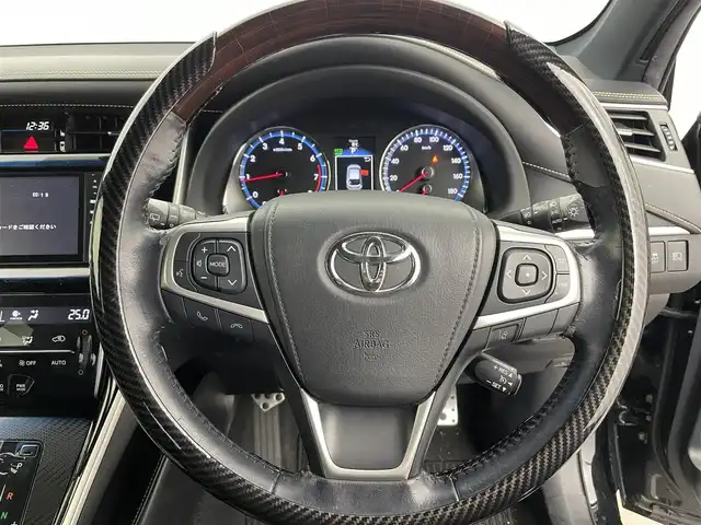 トヨタ ハリアー プレミアム 富山県 2014(平26)年 5.5万km ブラック 社外ナビ（AM/FM/DVD/BT/フルセグ）/バックカメラ/ETC/ハーフレザーシート/衝突被害軽減システム/クルーズコントロール/レーンキープアシスト/横滑り防止装置/アイドリングストップ/純正アルミホイール/純正フロアマット/オートLEDライト/オートマチックハイビーム/フォグライト/ウッドコンビステアリング/スマートキー/スペアキー