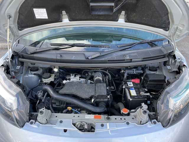 トヨタ タンク G S 富山県 2017(平29)年 6.4万km ブライトシルバーM 禁煙車/純正ディーラーＳＤナビ/型式：NSCN-W59C/（CD/ワンセグTV/AUX）/両側パワースライドドア/バックカメラ/ＥＴＣ/プッシュスタート/スマートキー×２/アイドリングストップ/フォグランプ/ドアバイザー/レーンアシスト