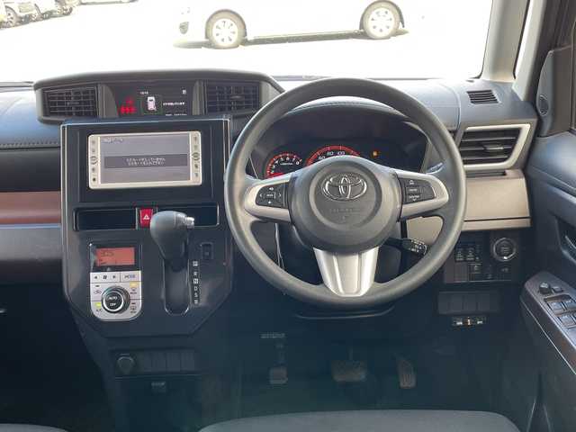 トヨタ タンク G S 富山県 2017(平29)年 6.4万km ブライトシルバーM 禁煙車/純正ディーラーＳＤナビ/型式：NSCN-W59C/（CD/ワンセグTV/AUX）/両側パワースライドドア/バックカメラ/ＥＴＣ/プッシュスタート/スマートキー×２/アイドリングストップ/フォグランプ/ドアバイザー/レーンアシスト