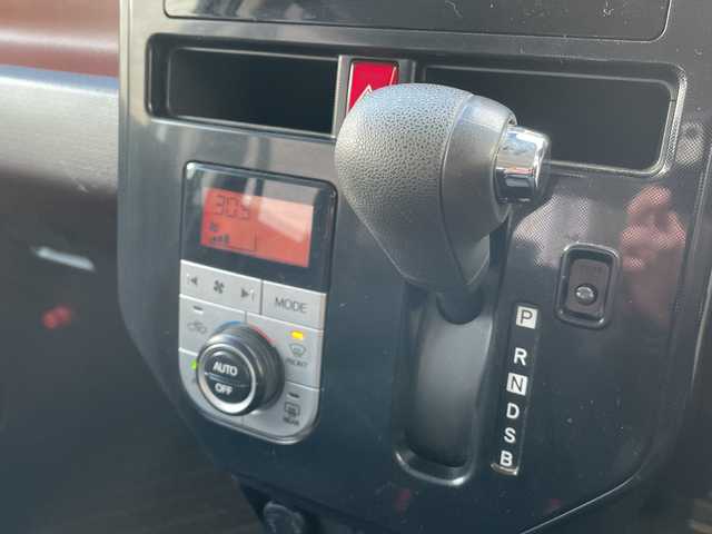 トヨタ タンク G S 富山県 2017(平29)年 6.4万km ブライトシルバーM 禁煙車/純正ディーラーＳＤナビ/型式：NSCN-W59C/（CD/ワンセグTV/AUX）/両側パワースライドドア/バックカメラ/ＥＴＣ/プッシュスタート/スマートキー×２/アイドリングストップ/フォグランプ/ドアバイザー/レーンアシスト