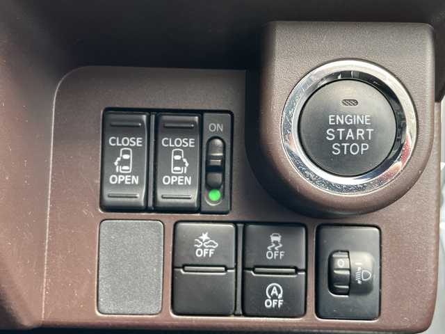 トヨタ タンク G S 富山県 2017(平29)年 6.4万km ブライトシルバーM 禁煙車/純正ディーラーＳＤナビ/型式：NSCN-W59C/（CD/ワンセグTV/AUX）/両側パワースライドドア/バックカメラ/ＥＴＣ/プッシュスタート/スマートキー×２/アイドリングストップ/フォグランプ/ドアバイザー/レーンアシスト