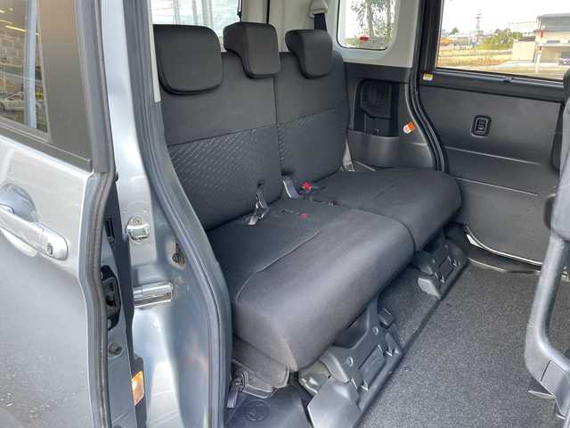 トヨタ タンク G S 富山県 2017(平29)年 6.4万km ブライトシルバーM 禁煙車/純正ディーラーＳＤナビ/型式：NSCN-W59C/（CD/ワンセグTV/AUX）/両側パワースライドドア/バックカメラ/ＥＴＣ/プッシュスタート/スマートキー×２/アイドリングストップ/フォグランプ/ドアバイザー/レーンアシスト