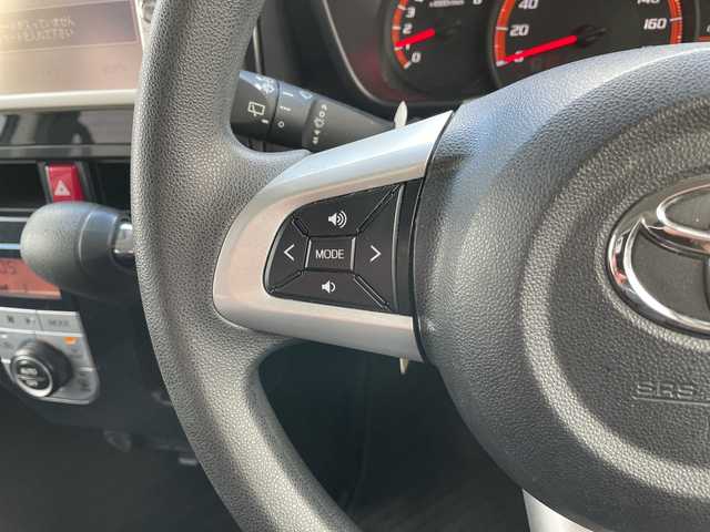 トヨタ タンク G S 富山県 2017(平29)年 6.4万km ブライトシルバーM 禁煙車/純正ディーラーＳＤナビ/型式：NSCN-W59C/（CD/ワンセグTV/AUX）/両側パワースライドドア/バックカメラ/ＥＴＣ/プッシュスタート/スマートキー×２/アイドリングストップ/フォグランプ/ドアバイザー/レーンアシスト