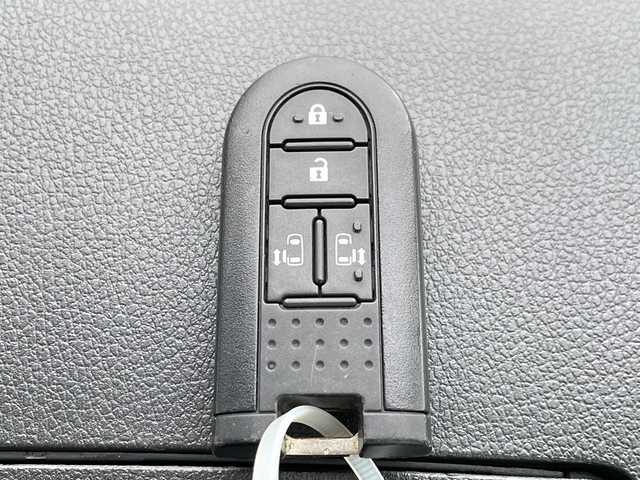 ダイハツ ムーヴ キャンバス X SA Ⅲ 道北・旭川 2021(令3)年 3.7万km パールホワイトⅢ/スムースグレーマイカメタリック 2トーン /4WD//禁煙車//純正SDナビ/CD/BT/SD//バックカメラ//両側パワースライドドア//スマートアシスト3//衝突回避支援ブレーキ//衝突警報機能（車両/歩行者）//車線逸脱警報機能//誤発進抑制機能//先行車発進お知らせ機能//オートハイビーム//横滑り防止//アイドリングストップ//オートライト//ETC//革巻きステアリング//ステアリングスイッチ//純正フロアマット//スマートキー