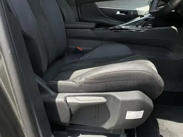 プジョー プジョー ３００８ GT ブルー HDi 長野県 2017(平29)年 5.2万km アマゾナイトグレー パノラマＳＲ　/純正ナビ　/バックカメラ　/ＡＣＣ/ＢＳＭ　/ハーフレザーシート　/ＥＴＣ　/電動リアゲート　/パドルシフト　/純正１８ＡＷ　/ルーフレール　/ＬＥＤヘッドライト　/オートライト　/社外レーダー