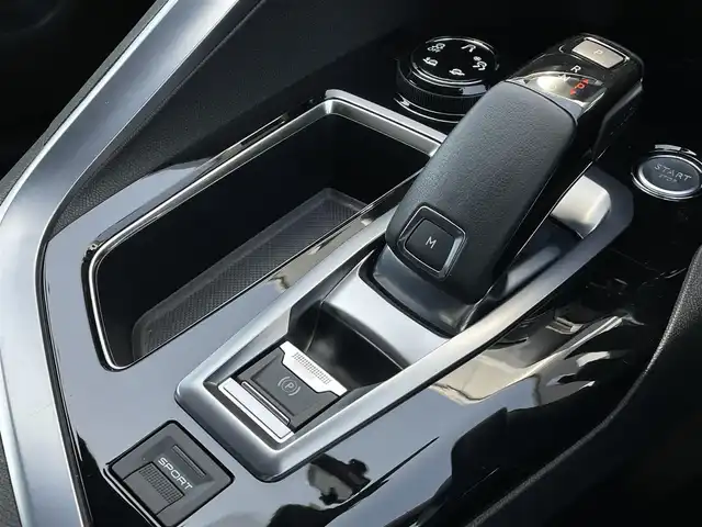 プジョー プジョー ３００８ GT ブルー HDi 長野県 2017(平29)年 5.2万km アマゾナイトグレー パノラマＳＲ　/純正ナビ　/バックカメラ　/ＡＣＣ/ＢＳＭ　/ハーフレザーシート　/ＥＴＣ　/電動リアゲート　/パドルシフト　/純正１８ＡＷ　/ルーフレール　/ＬＥＤヘッドライト　/オートライト　/社外レーダー
