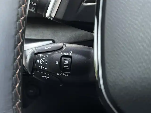プジョー プジョー ３００８ GT ブルー HDi 長野県 2017(平29)年 5.2万km アマゾナイトグレー パノラマＳＲ　/純正ナビ　/バックカメラ　/ＡＣＣ/ＢＳＭ　/ハーフレザーシート　/ＥＴＣ　/電動リアゲート　/パドルシフト　/純正１８ＡＷ　/ルーフレール　/ＬＥＤヘッドライト　/オートライト　/社外レーダー