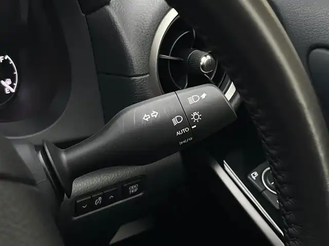 レクサス ＩＳ 300h 山梨県 2021(令3)年 3.6万km ソニッククォーツ サンルーフ/赤革/三眼ＬＥＤヘッドライト/純正メモリナビ/全周囲カメラ/フルセグＴＶ/前席シートヒーター/オートハイビーム/ＡＣＣ/プリクラッシュ/レーンキープ/ＢＳＭ/前後ドラレコ/ＥＴＣ２．０