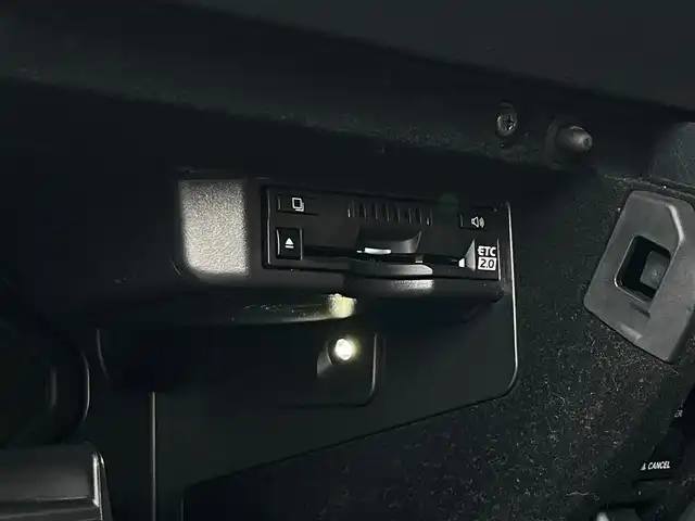 レクサス ＩＳ 300h 山梨県 2021(令3)年 3.6万km ソニッククォーツ サンルーフ/赤革/三眼ＬＥＤヘッドライト/純正メモリナビ/全周囲カメラ/フルセグＴＶ/前席シートヒーター/オートハイビーム/ＡＣＣ/プリクラッシュ/レーンキープ/ＢＳＭ/前後ドラレコ/ＥＴＣ２．０