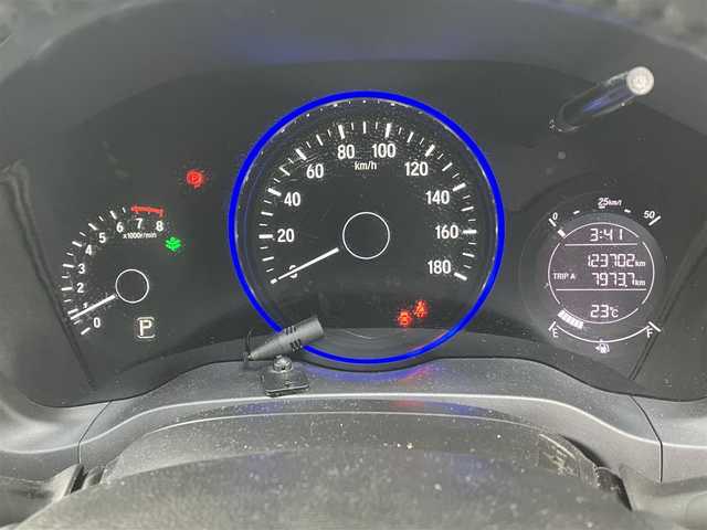 ホンダ ヴェゼル X 高知県 2014(平26)年 12.4万km ホワイトオーキッドパール 純正メモリナビ/Bluetooth接続/ETC/スマートキー/バックカメラ/クルーズコントロール/純正フロアマット/ナビ装着用スペシャルパッケージ/あんしんパッケージ/フルオートエアコン/LEDヘッドライト/純正アルミホイール/取扱説明書