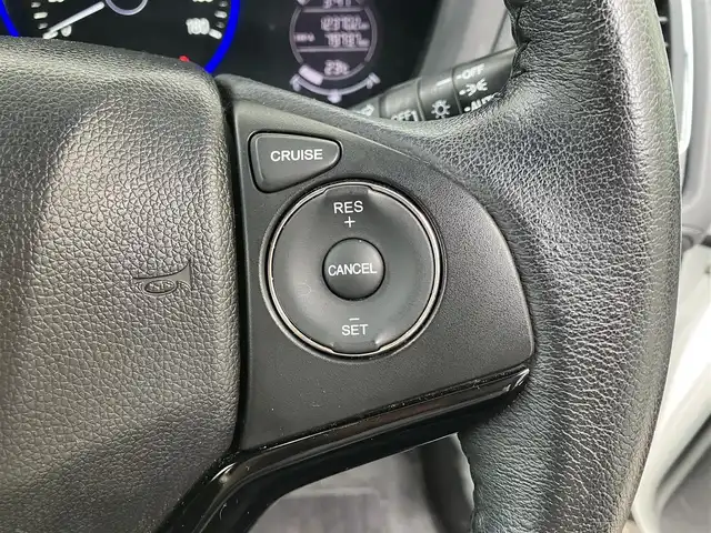 ホンダ ヴェゼル X 高知県 2014(平26)年 12.4万km ホワイトオーキッドパール 純正メモリナビ/Bluetooth接続/ETC/スマートキー/バックカメラ/クルーズコントロール/純正フロアマット/ナビ装着用スペシャルパッケージ/あんしんパッケージ/フルオートエアコン/LEDヘッドライト/純正アルミホイール/取扱説明書