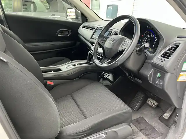 ホンダ ヴェゼル X 高知県 2014(平26)年 12.4万km ホワイトオーキッドパール 純正メモリナビ/Bluetooth接続/ETC/スマートキー/バックカメラ/クルーズコントロール/純正フロアマット/ナビ装着用スペシャルパッケージ/あんしんパッケージ/フルオートエアコン/LEDヘッドライト/純正アルミホイール/取扱説明書