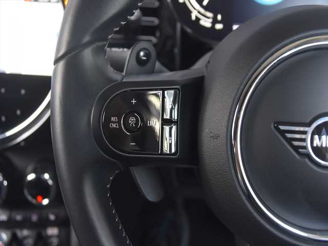 ＭＩＮＩ ミニ クーパー SD 和歌山県 2021(令3)年 5.6万km 白Ⅱ ドライビングアシストＰＫＧ　/ハーフレザーシート　/シートヒーター　/アンビエントライト　/インテリジェントセーフティ　/衝突軽減　/レーンキープアシスト　/ＬＥＤライト　/ＥＴＣ