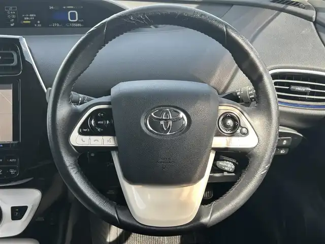 トヨタ プリウス A ツーリングセレクション 熊本県 2016(平28)年 13.6万km エモーショナルレッド 純正SDメモリナビ（DSZT-YC4T）/AM/FM/CD/DVD/HDMI/Bluetooth)/フルセグTV　/バックカメラ/ビルトインETC/ドライブレコーダー（前後）/トヨタセーフティセンス/・プリクラッシュセーフティ/・クリアランスソナー/・インテリジェントクリアランスソナー/・オートハイビーム/ブラインドスポットモニター/ヘッドアップディスプレイ/パーキングアシスト/横滑り防止装置/クルーズコントロール（追従あり）/モデリスタエアロ（フロント・サイド・リア）/合皮シート/・シートヒーター（D/N)/電子パーキング/プッシュスタート/・スマートキー/LEDヘッドライト/・オートライト/・フォグランプ/純正革巻きステアリング/・ステアリングスイッチ/純正ドアバイザー/純正フロアマット/電動格納ミラー/・ウィンカーミラー