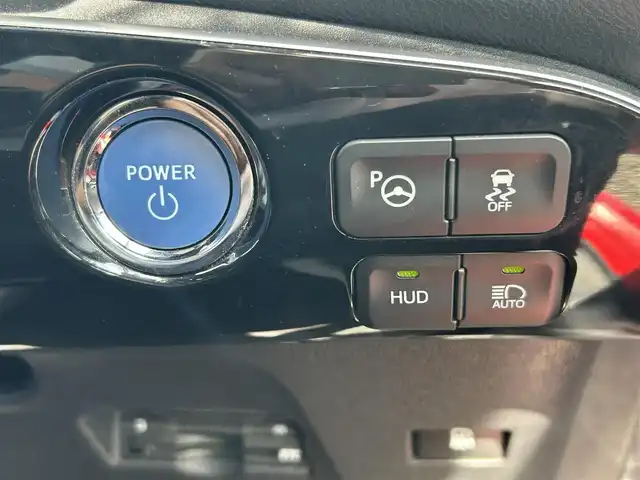 トヨタ プリウス A ツーリングセレクション 熊本県 2016(平28)年 13.6万km エモーショナルレッド 純正SDメモリナビ（DSZT-YC4T）/AM/FM/CD/DVD/HDMI/Bluetooth)/フルセグTV　/バックカメラ/ビルトインETC/ドライブレコーダー（前後）/トヨタセーフティセンス/・プリクラッシュセーフティ/・クリアランスソナー/・インテリジェントクリアランスソナー/・オートハイビーム/ブラインドスポットモニター/ヘッドアップディスプレイ/パーキングアシスト/横滑り防止装置/クルーズコントロール（追従あり）/モデリスタエアロ（フロント・サイド・リア）/合皮シート/・シートヒーター（D/N)/電子パーキング/プッシュスタート/・スマートキー/LEDヘッドライト/・オートライト/・フォグランプ/純正革巻きステアリング/・ステアリングスイッチ/純正ドアバイザー/純正フロアマット/電動格納ミラー/・ウィンカーミラー