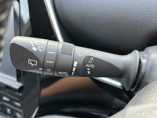 トヨタ プリウス A ツーリングセレクション 熊本県 2016(平28)年 13.6万km エモーショナルレッド 純正SDメモリナビ（DSZT-YC4T）/AM/FM/CD/DVD/HDMI/Bluetooth)/フルセグTV　/バックカメラ/ビルトインETC/ドライブレコーダー（前後）/トヨタセーフティセンス/・プリクラッシュセーフティ/・クリアランスソナー/・インテリジェントクリアランスソナー/・オートハイビーム/ブラインドスポットモニター/ヘッドアップディスプレイ/パーキングアシスト/横滑り防止装置/クルーズコントロール（追従あり）/モデリスタエアロ（フロント・サイド・リア）/合皮シート/・シートヒーター（D/N)/電子パーキング/プッシュスタート/・スマートキー/LEDヘッドライト/・オートライト/・フォグランプ/純正革巻きステアリング/・ステアリングスイッチ/純正ドアバイザー/純正フロアマット/電動格納ミラー/・ウィンカーミラー
