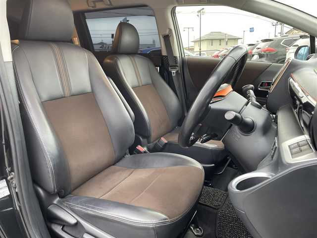 トヨタ シエンタ ハイブリッド G クエロ 茨城県 2019(平31)年 5.6万km ブラックマイカ 純正ナビ/【FM・AM・BT・TV】/クルーズコントロール/全方位カメラ/ETC/前後コーナーセンサー/両側パワースライド/純正アルミホイール/オートライト/LED/スマートキー/スペアキー有/純正フロアマット/ハーフレザーシート