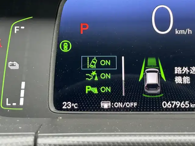 ホンダ フィット e:HEVベーシック 静岡県 2023(令5)年 6.8万km プレミアムサンライトホワイトパール ホンダセンシング/純正ＧＡＴＨＥＲＳナビ/・CD/Bluetooth/USB/LEDヘッドライト/スマートキー/・プッシュスタート/クルーズコントロール追従有/オートライト/オートマチックハイビーム/純正フロアマット/電子制御パーキングブレーキ