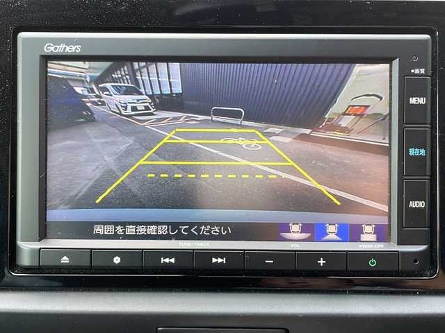 ホンダ フィット e:HEVベーシック 大阪府 2023(令5)年 6.8万km プレミアムサンライトホワイトパール ホンダセンシング/純正ＧＡＴＨＥＲＳナビ/・CD/Bluetooth/USB/バックカメラ/ETC/LEDヘッドライト/スマートキー/プッシュスタート/クルーズコントロール追従有/オートライト/オートマチックハイビーム/純正フロアマット/衝突被害軽減システム/レーンキープアシスト