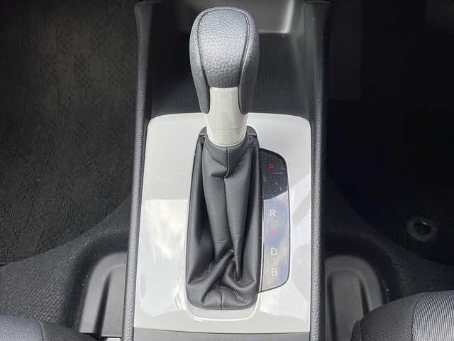 ホンダ フィット e:HEVベーシック 大阪府 2023(令5)年 6.8万km プレミアムサンライトホワイトパール ホンダセンシング/純正ＧＡＴＨＥＲＳナビ/・CD/Bluetooth/USB/バックカメラ/ETC/LEDヘッドライト/スマートキー/プッシュスタート/クルーズコントロール追従有/オートライト/オートマチックハイビーム/純正フロアマット/衝突被害軽減システム/レーンキープアシスト