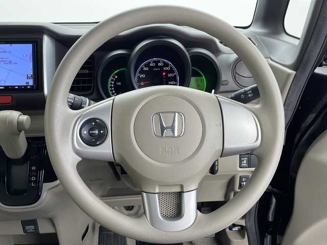 ホンダ Ｎ ＢＯＸ G Lパッケージ 千葉県 2014(平26)年 5.7万km スマートブラック 禁煙車　/純正ナビ　/ＡＭ　ＦＭ　ＣＤ　ワンセグ　/片側パワースライドドア　/バックカメラ　/ＥＴＣ　/ヘッドライトレベライザー　/ステアリングリモコン　/電格ミラー　/純正アルミホイール　/フロアマット　/横滑り防止