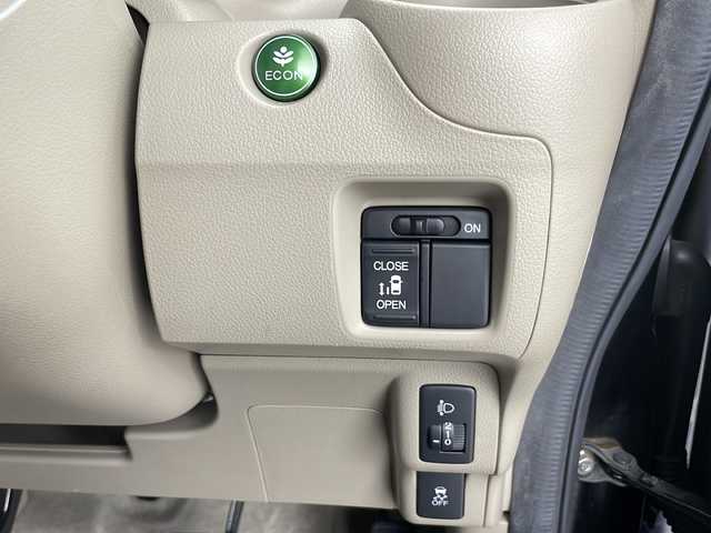 ホンダ Ｎ ＢＯＸ G Lパッケージ 千葉県 2014(平26)年 5.7万km スマートブラック 禁煙車　/純正ナビ　/ＡＭ　ＦＭ　ＣＤ　ワンセグ　/片側パワースライドドア　/バックカメラ　/ＥＴＣ　/ヘッドライトレベライザー　/ステアリングリモコン　/電格ミラー　/純正アルミホイール　/フロアマット　/横滑り防止