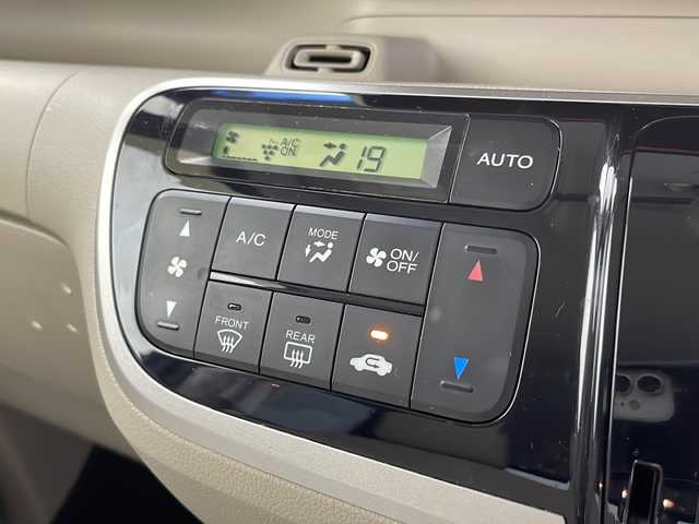 ホンダ Ｎ ＢＯＸ G Lパッケージ 千葉県 2014(平26)年 5.7万km スマートブラック 禁煙車　/純正ナビ　/ＡＭ　ＦＭ　ＣＤ　ワンセグ　/片側パワースライドドア　/バックカメラ　/ＥＴＣ　/ヘッドライトレベライザー　/ステアリングリモコン　/電格ミラー　/純正アルミホイール　/フロアマット　/横滑り防止