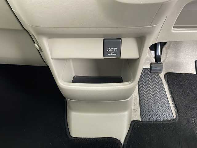 ホンダ Ｎ ＢＯＸ G Lパッケージ 千葉県 2014(平26)年 5.7万km スマートブラック 禁煙車　/純正ナビ　/ＡＭ　ＦＭ　ＣＤ　ワンセグ　/片側パワースライドドア　/バックカメラ　/ＥＴＣ　/ヘッドライトレベライザー　/ステアリングリモコン　/電格ミラー　/純正アルミホイール　/フロアマット　/横滑り防止