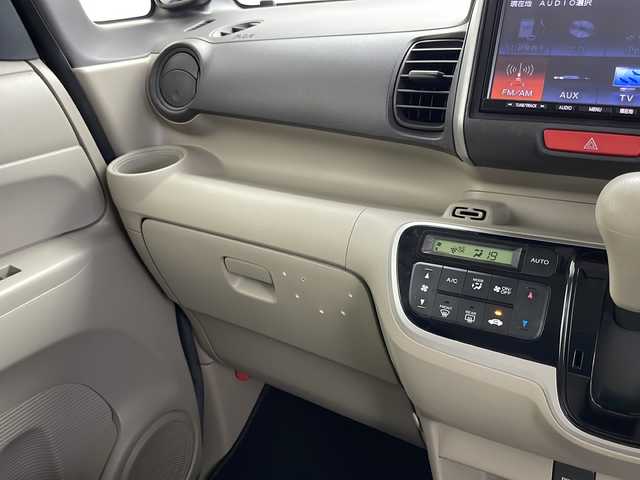 ホンダ Ｎ ＢＯＸ G Lパッケージ 千葉県 2014(平26)年 5.7万km スマートブラック 禁煙車　/純正ナビ　/ＡＭ　ＦＭ　ＣＤ　ワンセグ　/片側パワースライドドア　/バックカメラ　/ＥＴＣ　/ヘッドライトレベライザー　/ステアリングリモコン　/電格ミラー　/純正アルミホイール　/フロアマット　/横滑り防止