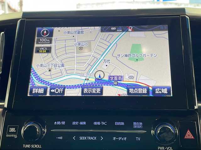 トヨタ ヴェルファイア ZG 兵庫県 2018(平30)年 13.9万km ホワイトパールクリスタルシャイン ・純正SDナビ/　Bluetoothオーディオ　/　CD/DVD再生/　SDミュージックサーバー/　フルセグテレビ/・バックカメラ/・ビルドインETC2.0/・フリップダウンモニター/・Toyota Safety Sense/　プリクラッシュセーフティ/　レーンディパーチャーアラート/　オートマチックハイビーム/・先行車発進告知機能/・パーキングサポートブレーキ（前後方静止物）/・車両接近通報装置/・レザーシート/・シートヒーター/・エアシート
