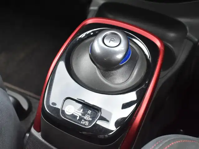 日産 ノート e－パワー ニスモ 神奈川県 2017(平29)年 4万km パール ワンオーナー/純正メモリナビ/アラウンドビューカメラ/フルセグテレビ/スマートルームミラー/プッシュスタート/インテリジェントキー/ETC/ドライブレコーダー/保証書/取説/ナビ説/記録(H.30.R.2.4.5.6)/スペアインテリキー