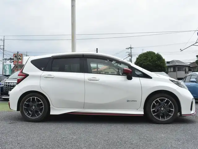 日産 ノート e－パワー ニスモ 神奈川県 2017(平29)年 4万km パール ワンオーナー/純正メモリナビ/アラウンドビューカメラ/フルセグテレビ/スマートルームミラー/プッシュスタート/インテリジェントキー/ETC/ドライブレコーダー/保証書/取説/ナビ説/記録(H.30.R.2.4.5.6)/スペアインテリキー