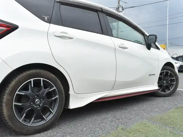 日産 ノート e－パワー ニスモ 神奈川県 2017(平29)年 4万km パール ワンオーナー/純正メモリナビ/アラウンドビューカメラ/フルセグテレビ/スマートルームミラー/プッシュスタート/インテリジェントキー/ETC/ドライブレコーダー/保証書/取説/ナビ説/記録(H.30.R.2.4.5.6)/スペアインテリキー