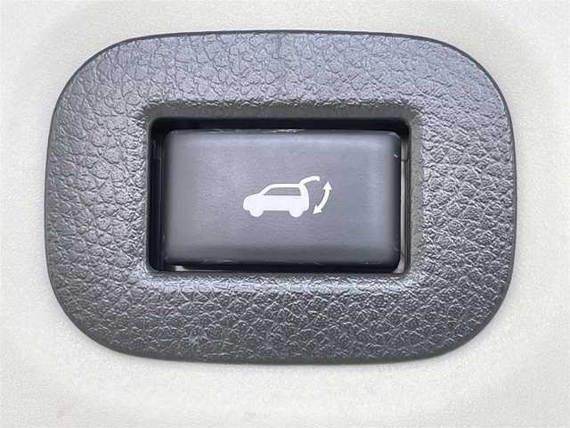 日産 エクストレイル 20Xi 千葉県 2018(平30)年 2.5万km ブリリアントホワイトパール エマージェンシーブレーキ/プロパイロット/車線逸脱防止支援システム/クリアランスソナー/純正9インチメモリナビ/・型式：MM518D-L/・CD/DVD/Bluetooth/USB/AUX/フルセグTV/アラウンドビューモニター/ビルトインETC/インテリジェントルームミラー/TVキャンセラー/4WD/ダウンヒルアシストコントロール/パワーバックドア/電子パーキングブレーキ/ブレーキホールド/革巻きステアリング/ステアリングスイッチ/左右独立オートエアコン/レザーシート/純正フロアマット/純正ドアバイザー/純正18インチアルミホイール/電動格納ミラー/ルーフレール/アイドリングストップ/プッシュスタート/スマートキー/スペアキー1本/LEDオートヘッドライト/禁煙車/地図SD欠品