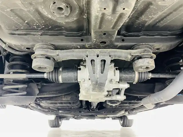 ホンダ ヴェゼル ハイブリッド Z ホンダセンシング 福島県 2019(平31)年 7.1万km プラチナホワイトパール ホンダセンシング/・CMBS/・ACC/・先行車発進告知/・路外逸脱抑制/・レーンアシスト/・リアアクティブフォースペダル/・標識認機能/４ＷＤ　/純正メモリナビゲーション/【AM/FM/DVD/CD/Bluetooth/フルセグ/HDMI】　/型番:VXM-187VFI/ＥＴＣ/ドライブレコーダー　/ハーフレザーシート　/電子パーキング　/・ブレーキホールド　/シートヒーター　/エンジンスターター　/・プッシュスタート　/・スマートキー/LEDライト/・オートライト/・フォグライト/純正フロアマット/ドアバイザー/電動格納ウィンカーミラー/パドルシフト/取扱説明書/・保証書