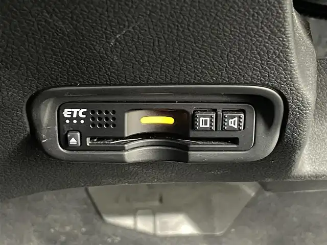 ホンダ ヴェゼル ハイブリッド Z ホンダセンシング 福島県 2019(平31)年 7.1万km プラチナホワイトパール ホンダセンシング/・CMBS/・ACC/・先行車発進告知/・路外逸脱抑制/・レーンアシスト/・リアアクティブフォースペダル/・標識認機能/４ＷＤ　/純正メモリナビゲーション/【AM/FM/DVD/CD/Bluetooth/フルセグ/HDMI】　/型番:VXM-187VFI/ＥＴＣ/ドライブレコーダー　/ハーフレザーシート　/電子パーキング　/・ブレーキホールド　/シートヒーター　/エンジンスターター　/・プッシュスタート　/・スマートキー/LEDライト/・オートライト/・フォグライト/純正フロアマット/ドアバイザー/電動格納ウィンカーミラー/パドルシフト/取扱説明書/・保証書