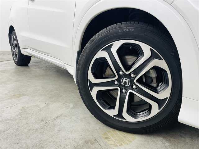 ホンダ ヴェゼル ハイブリッド Z ホンダセンシング 福島県 2019(平31)年 7.1万km プラチナホワイトパール ホンダセンシング/・CMBS/・ACC/・先行車発進告知/・路外逸脱抑制/・レーンアシスト/・リアアクティブフォースペダル/・標識認機能/４ＷＤ　/純正メモリナビゲーション/【AM/FM/DVD/CD/Bluetooth/フルセグ/HDMI】　/型番:VXM-187VFI/ＥＴＣ/ドライブレコーダー　/ハーフレザーシート　/電子パーキング　/・ブレーキホールド　/シートヒーター　/エンジンスターター　/・プッシュスタート　/・スマートキー/LEDライト/・オートライト/・フォグライト/純正フロアマット/ドアバイザー/電動格納ウィンカーミラー/パドルシフト/取扱説明書/・保証書