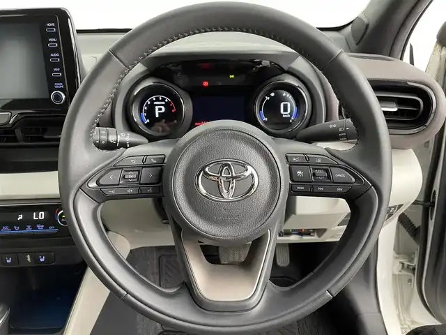 トヨタ ヤリス Z 道央・札幌 2020(令2)年 0.2万km ホワイトパールクリスタルシャイン ・4WD/・寒冷地仕様/・衝突被害軽減ブレーキ/・レーンキープアシスト/・レーダークルーズコントロール/・オートハイビーム/・純正ディスプレイオーディオ/・アラウンドビューモニター/・Bluetooth/・ビルトインETC/・シートヒーター/・オートライト/・オートエアコン/・横滑り防止装置